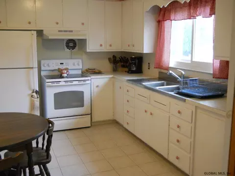 1301 Sumner Ave, Schenectady, NY 12309 photo 12