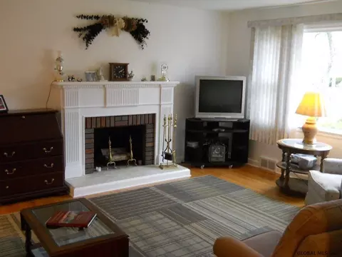 1301 Sumner Ave, Schenectady, NY 12309 photo 3