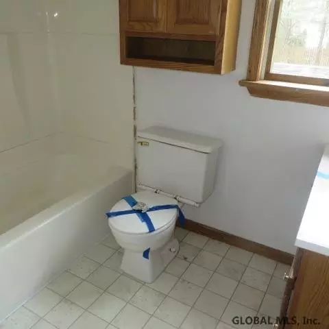 31 Winne Pl, Glenmont, NY 12077 photo 6