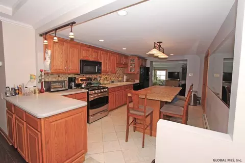 1125 Outer Dr, Schenectady, NY 12303 photo 2