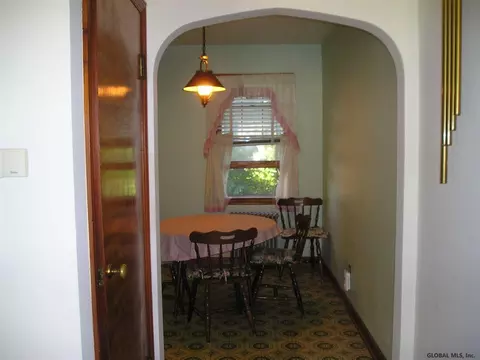 306 Rosa Rd, Schenectady, NY 12308 photo 2