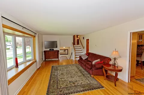 1069 Manas Dr, Schenectady, NY 12303 photo 3