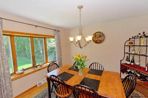 1069 Manas Dr, Schenectady, NY 12303 photo 4