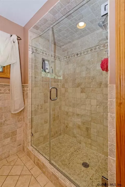1069 Manas Dr, Schenectady, NY 12303 photo 18