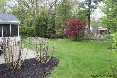 37 Longmeadow Dr, Delmar, NY 12054 photo 21