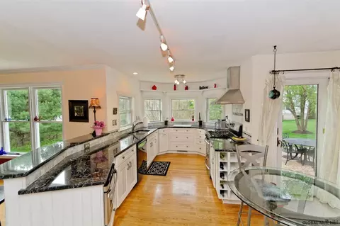 5 Barrington Ct, Delmar, NY 12054 photo 7