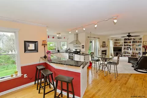 5 Barrington Ct, Delmar, NY 12054 photo 6