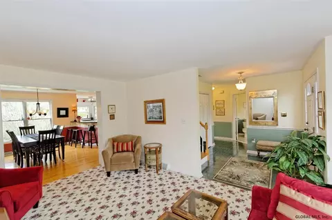 5 Barrington Ct, Delmar, NY 12054 photo 3