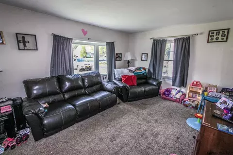 453 County Line Rd, Schenectady, NY 12306 photo 4