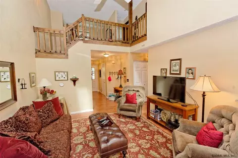 25 Generals Way, Halfmoon, NY 12065 photo 5