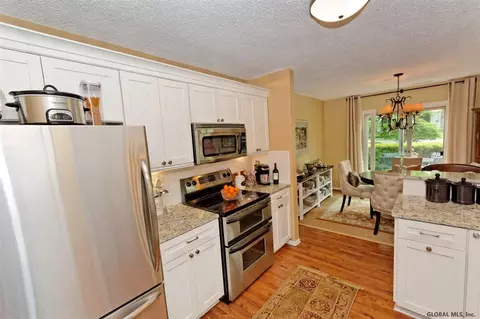 25 Generals Way, Halfmoon, NY 12065 photo 13