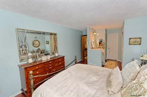 25 Generals Way, Halfmoon, NY 12065 photo 14