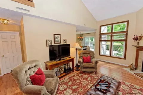 25 Generals Way, Halfmoon, NY 12065 photo 4