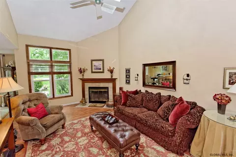 25 Generals Way, Halfmoon, NY 12065 photo 3