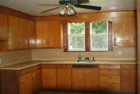 2175 Tower Ave, Schenectady, NY 12304 photo 13