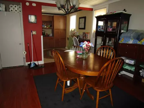 931 Strong St, Schenectady, NY 12307 photo 3