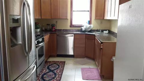 931 Strong St, Schenectady, NY 12307 photo 4