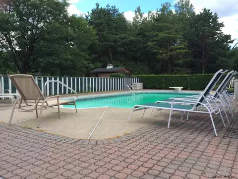 2004 Oak Tree Ln, Schenectady, NY 12303 photo 20