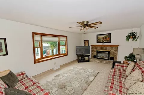 2004 Oak Tree Ln, Schenectady, NY 12303 photo 12