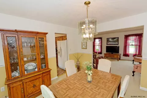 2004 Oak Tree Ln, Schenectady, NY 12303 photo 7