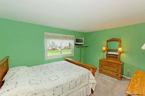 2004 Oak Tree Ln, Schenectady, NY 12303 photo 17
