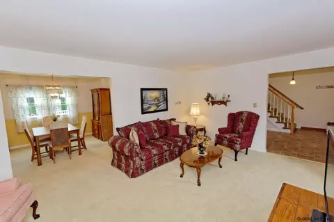 2004 Oak Tree Ln, Schenectady, NY 12303 photo 6