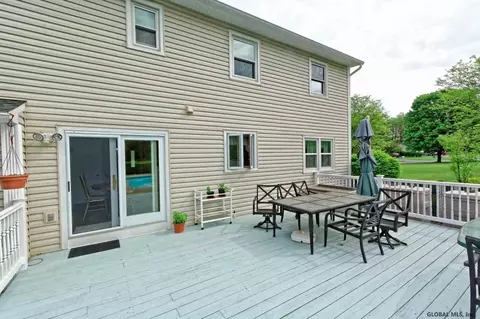 2004 Oak Tree Ln, Schenectady, NY 12303 photo 22