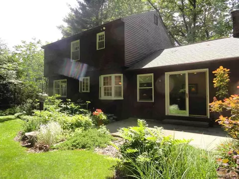 22 Tamarack Dr, Delmar, NY 12054 photo 24