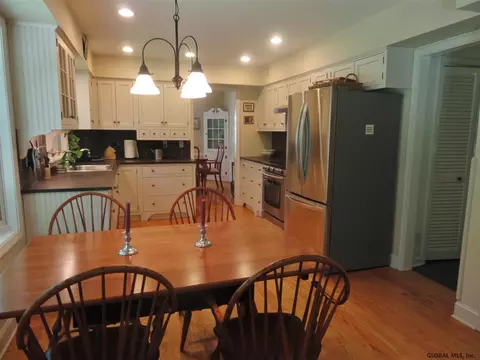 22 Tamarack Dr, Delmar, NY 12054 photo 3