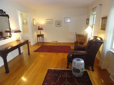 22 Tamarack Dr, Delmar, NY 12054 photo 9