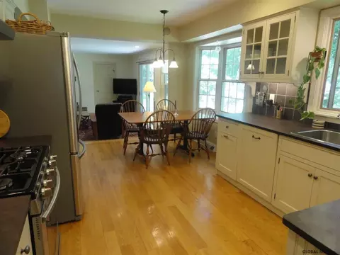 22 Tamarack Dr, Delmar, NY 12054 photo 4
