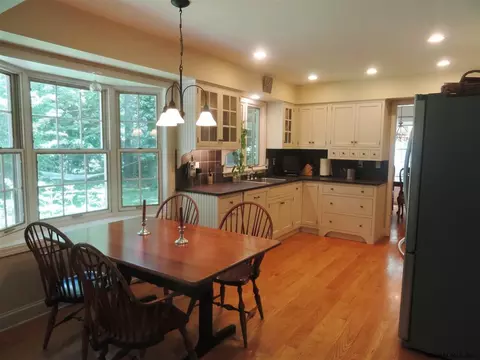 22 Tamarack Dr, Delmar, NY 12054 photo 2