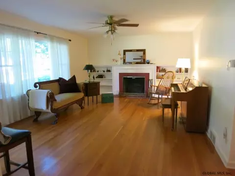 1375 Waverly Pl, Schenectady, NY 12308 photo 2