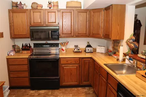 3 Quincy Ct, Glenmont, NY 12077 photo 5