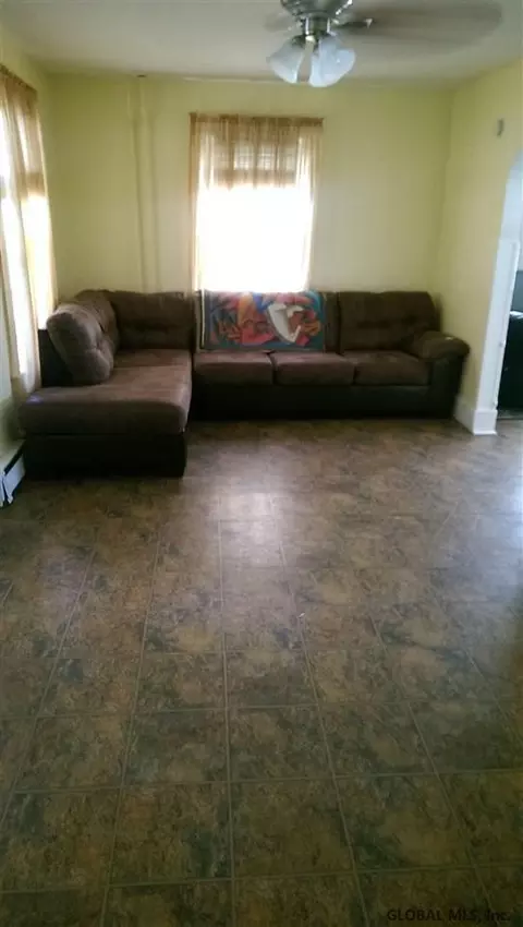 3 Clement Ave, Schenectady, NY 12304 photo 3