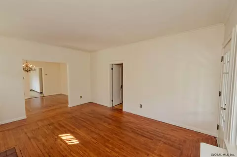 1135 Phoenix Ave, Schenectady, NY 12308 photo 7