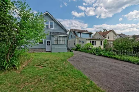 1135 Phoenix Ave, Schenectady, NY 12308 photo 25