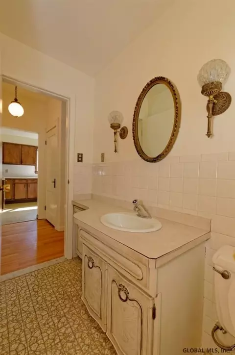 1135 Phoenix Ave, Schenectady, NY 12308 photo 19