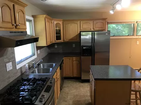 70 Darroch Rd, Delmar, NY 12054 photo 8