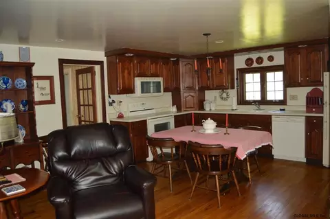 34 E Main St, Cambridge, NY 12816 photo 3