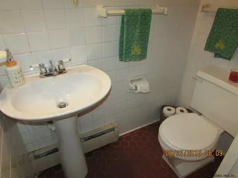 2 Saybrook Dr, Glenmont, NY 12077 photo 9