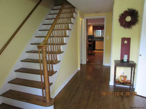 2 Saybrook Dr, Glenmont, NY 12077 photo 10