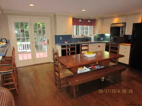 2 Saybrook Dr, Glenmont, NY 12077 photo 7