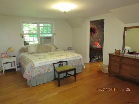 2 Saybrook Dr, Glenmont, NY 12077 photo 11