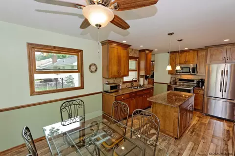 54 Bertone Dr, Schenectady, NY 12306 photo 5