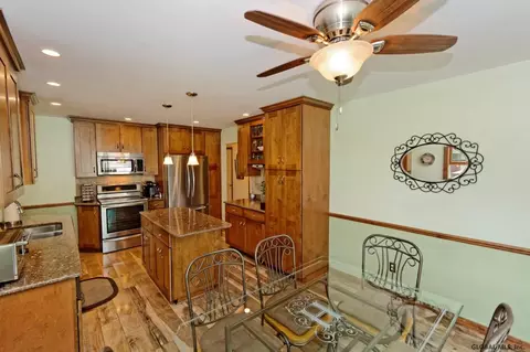 54 Bertone Dr, Schenectady, NY 12306 photo 6