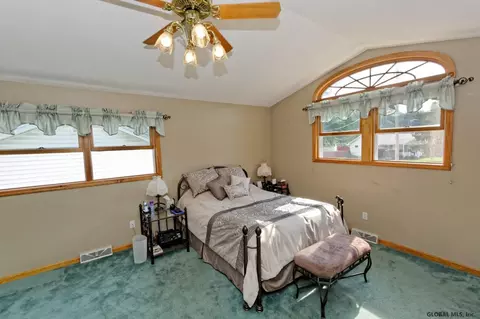 54 Bertone Dr, Schenectady, NY 12306 photo 14
