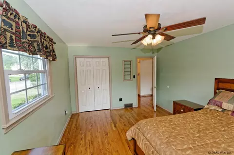 54 Bertone Dr, Schenectady, NY 12306 photo 12