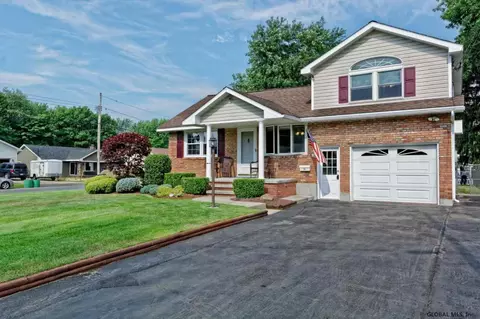 54 Bertone Dr, Schenectady, NY 12306 photo 2