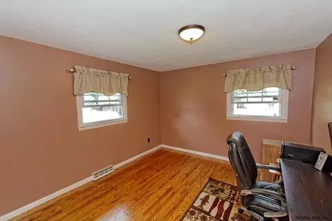 54 Bertone Dr, Schenectady, NY 12306 photo 10